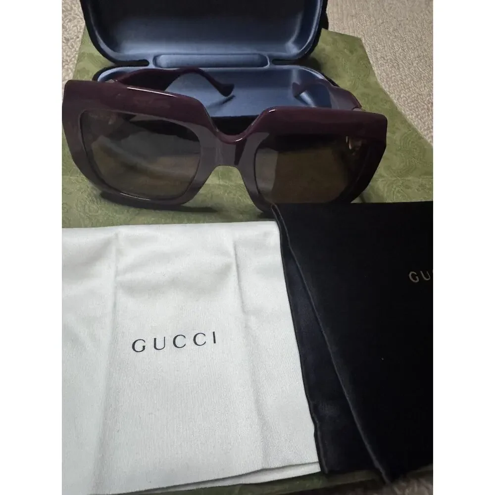 Gucci Square Oversized Sunglasses in Deep Burgundy with Brown Lenses - Picture 4 of 9